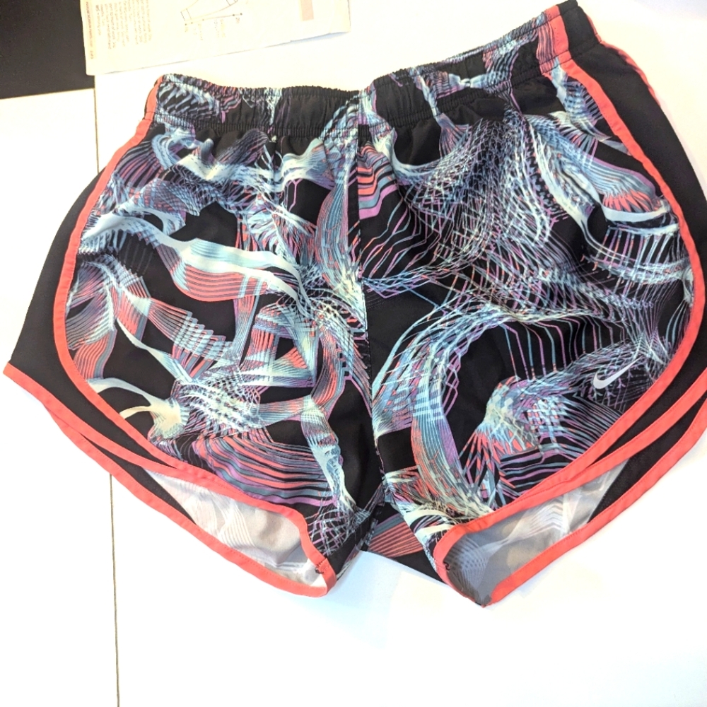 Nike dry fit shorts size large